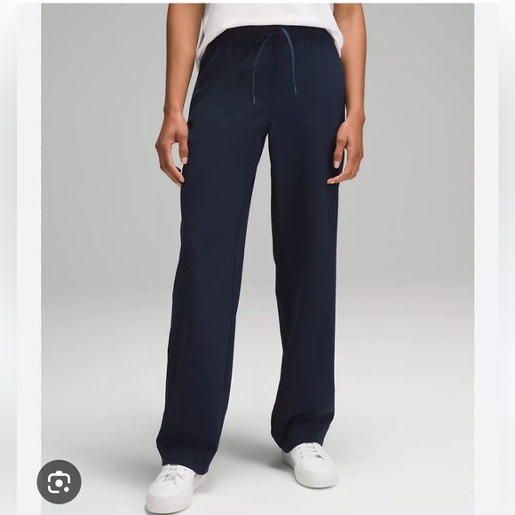 Lululemon Straight-Leg Mid-Rise Pant Luxtreme *Regular Size Large - Picture 1 of 4